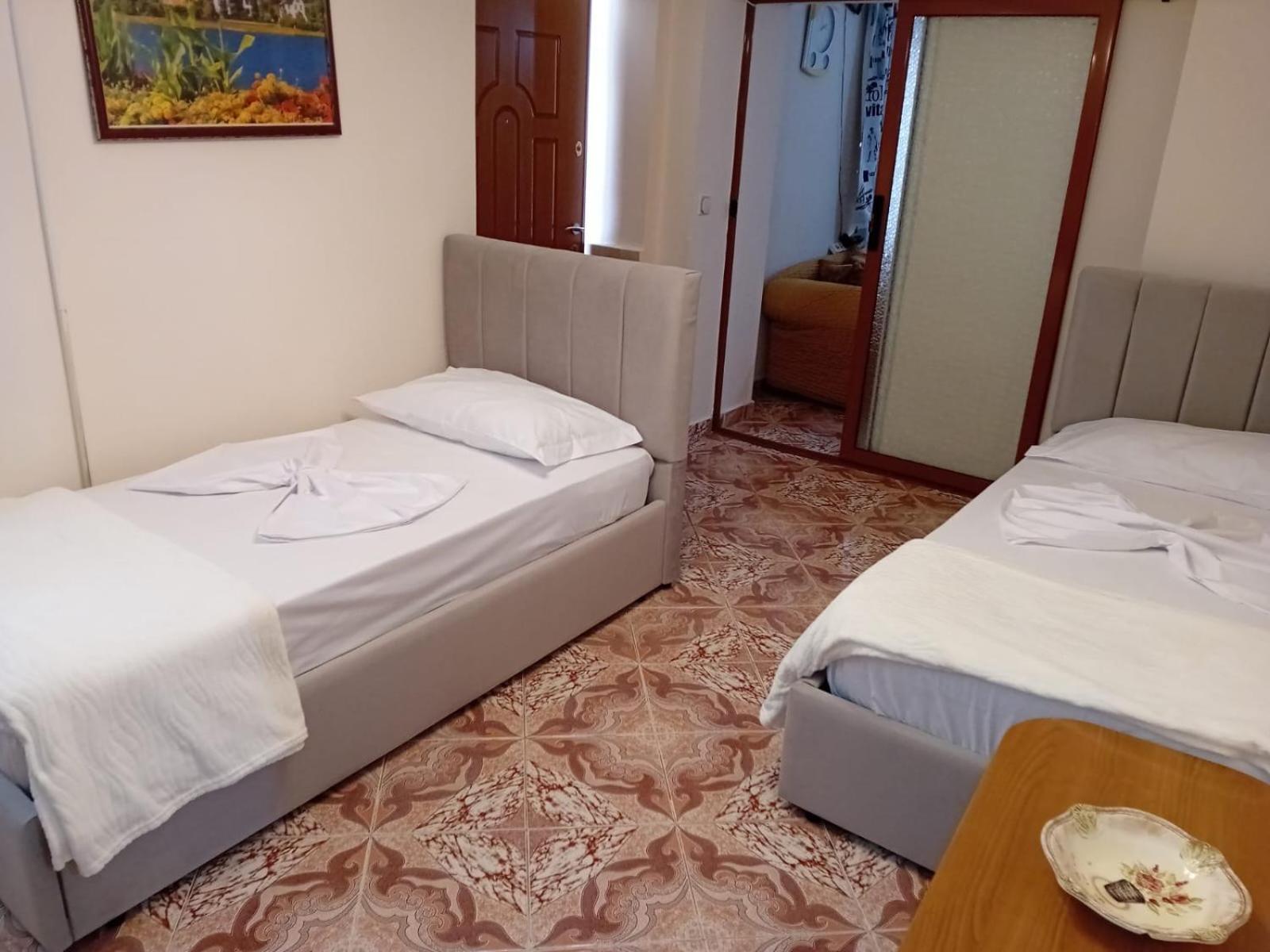 Gogo'S Sea Side Apartment Sarandë 외부 사진
